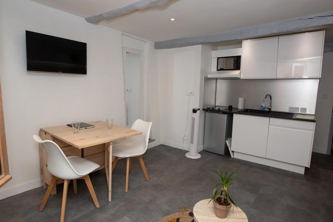 Studio Cosy Dans Centre Historique Avec Parking Apartment Грас Екстериор снимка