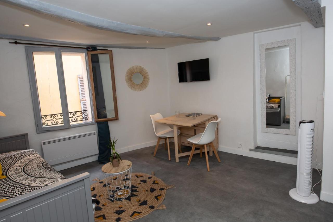 Studio Cosy Dans Centre Historique Avec Parking Apartment Грас Екстериор снимка