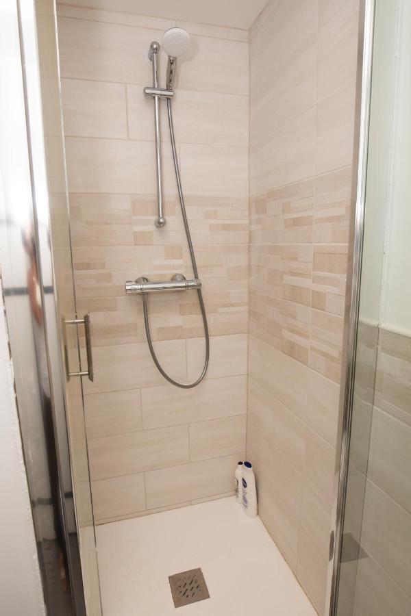 Studio Cosy Dans Centre Historique Avec Parking Apartment Грас Екстериор снимка
